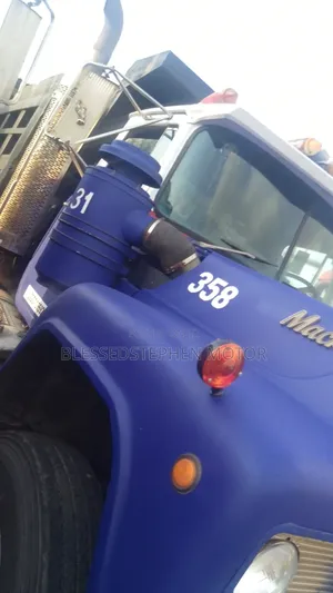 R Model Mack Tipper