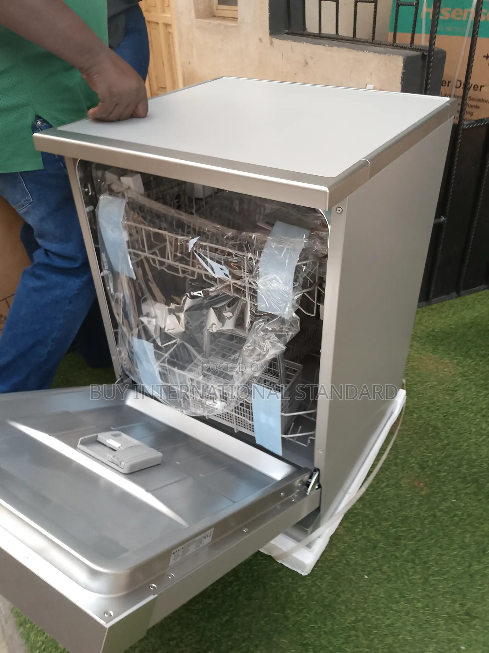 Maxi Dishwasher – New, Top Condition