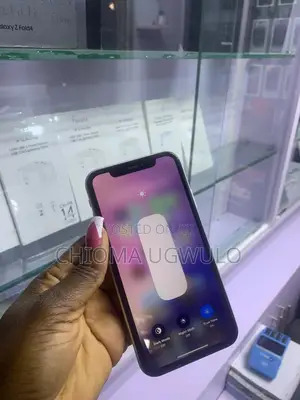 Apple iPhone XR 64 GB White