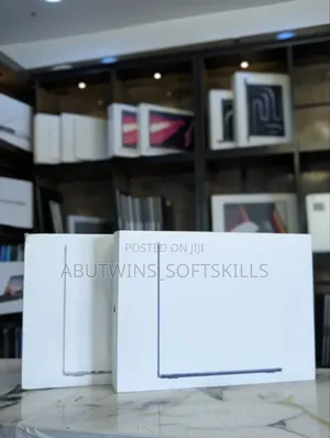 New Laptop Apple MacBook Air 2025 M4 15-Inch 16GB Apple M4 SSD 512GB