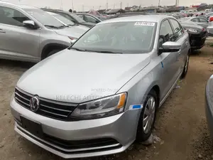Volkswagen Jetta 4dr Sedan (2.0L 4cyl 5M) 2015 Silver