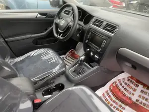 Volkswagen Jetta 4dr Sedan (2.0L 4cyl 5M) 2015 Silver