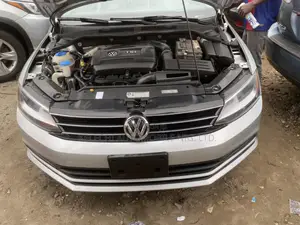 Volkswagen Jetta 4dr Sedan (2.0L 4cyl 5M) 2015 Silver