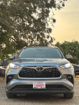 Toyota Highlander XLE AWD 2020 Blue