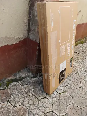 Lg 32 Inches Flat Screen Tv 32uq70