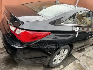 Hyundai Sonata Limited 2.0T Sedan (2.0L 4cyl 6A) 2013 Black