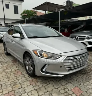 Hyundai Elantra 2017 Silver