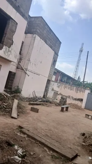 20bdrm Block of Flats in Bodija, Ibadan for sale
