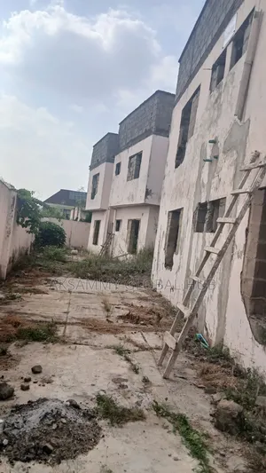 20bdrm Block of Flats in Bodija, Ibadan for sale
