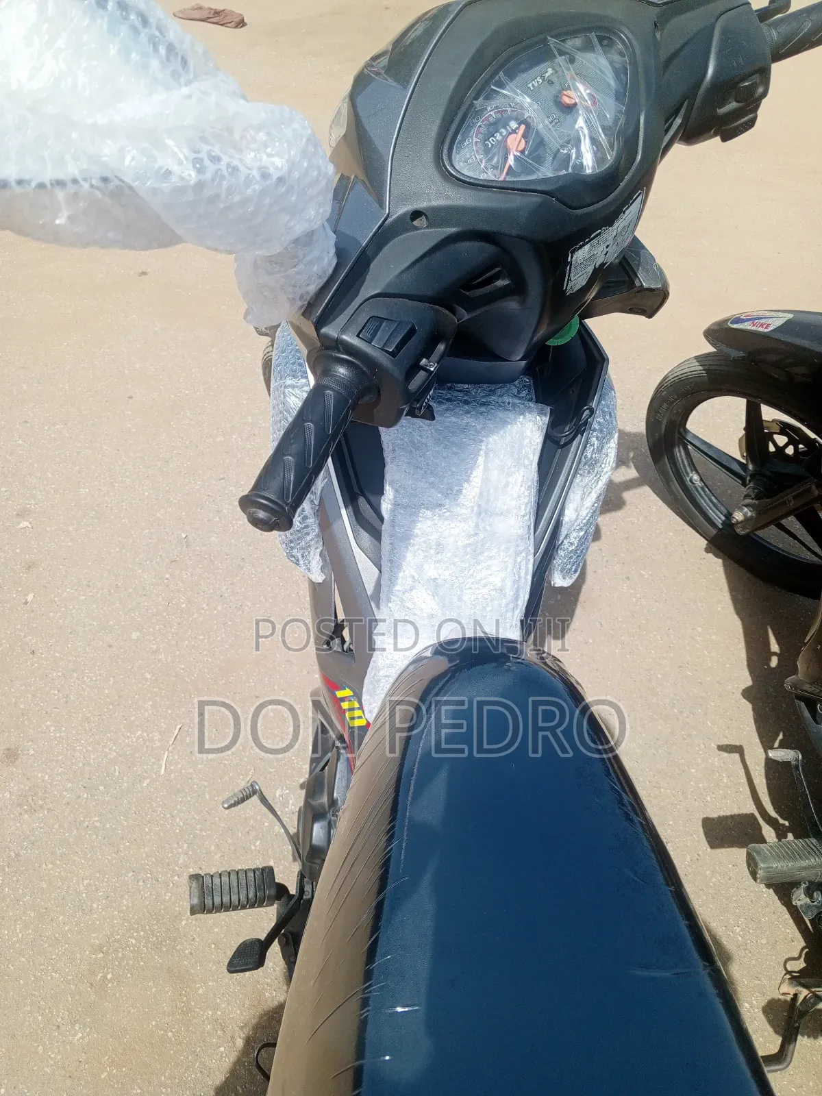 TVS Neo NX 2025 Gray