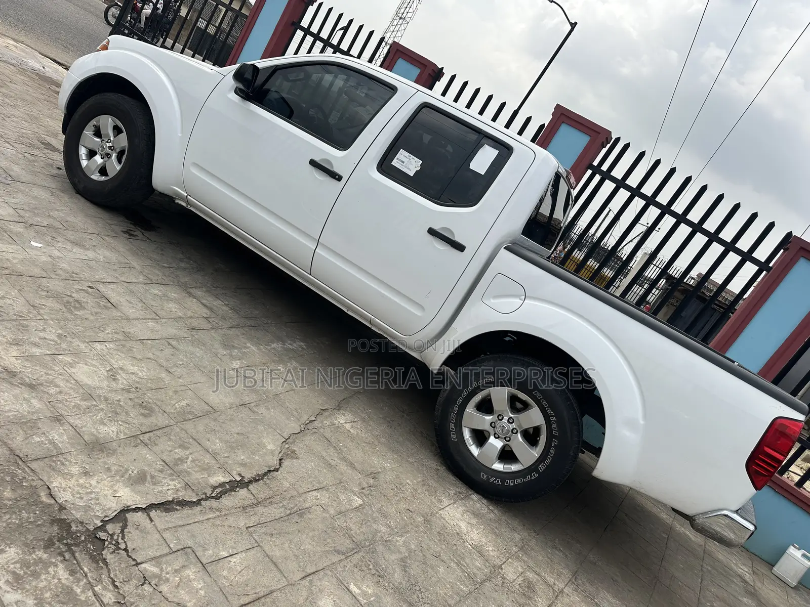 Nissan Frontier 2012 White