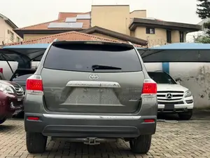 Toyota Highlander Limited 3.5l 4WD 2013 Green