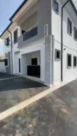 20bdrm Block of Flats in Benin City for sale