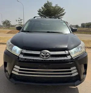 Toyota Highlander XLE 4x4 V6 (3.5L 6cyl 8A) 2017 Black