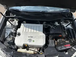 Toyota Camry SE V6 4dr Sedan (3.5L 6cyl 6A) 2012 Silver