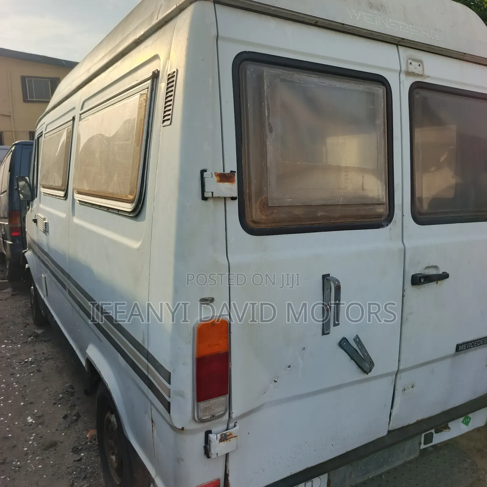 Mercedes-Benz T1/TN 2000 White