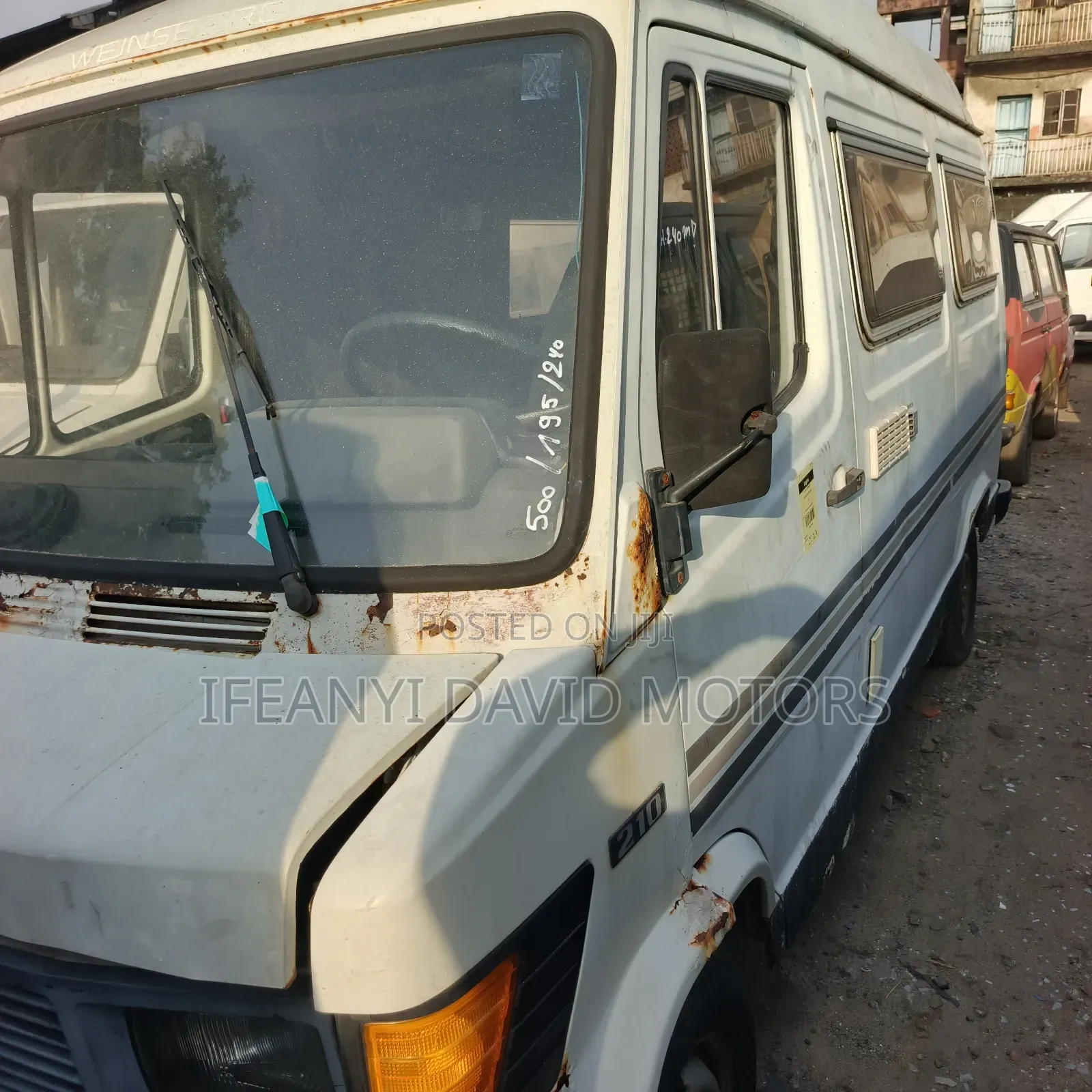Mercedes-Benz T1/TN 2000 White