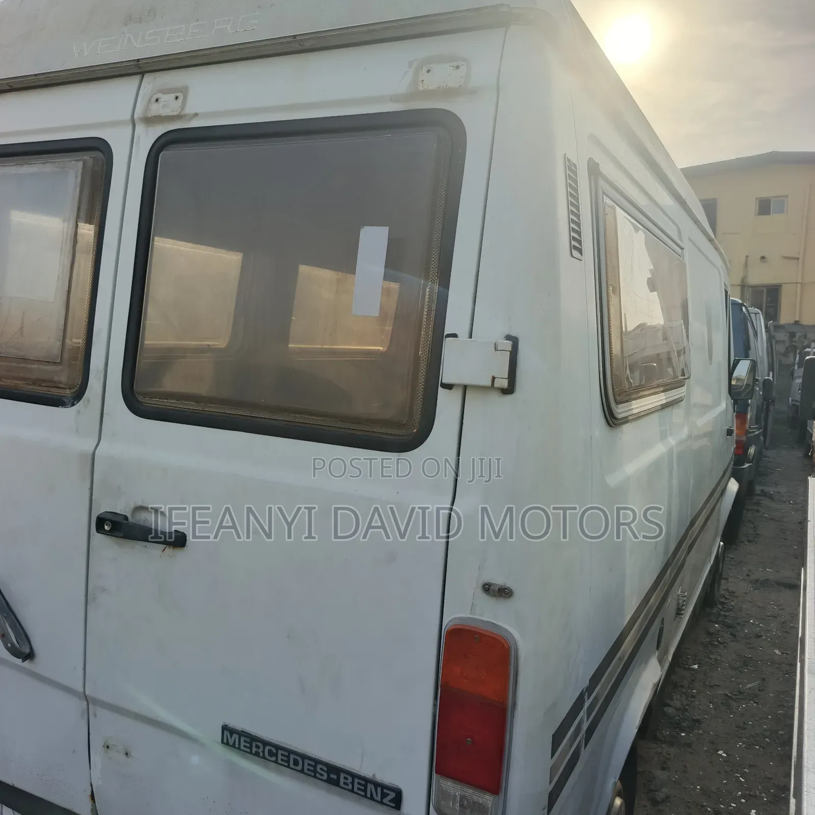 Mercedes-Benz T1/TN 2000 White