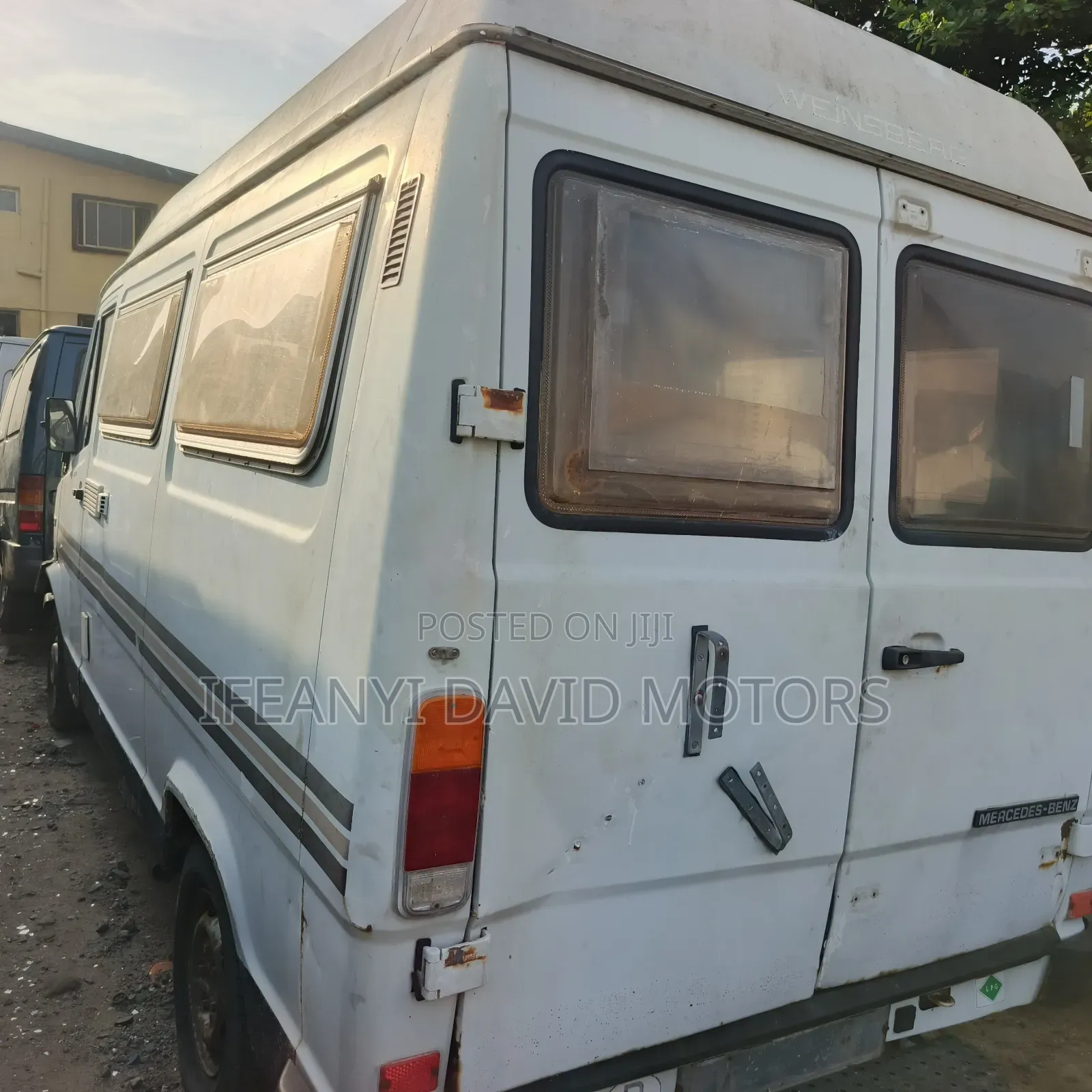 Mercedes-Benz T1/TN 2000 White
