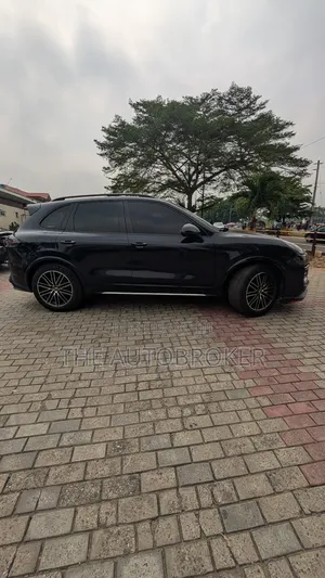 Porsche Cayenne 2015 Black