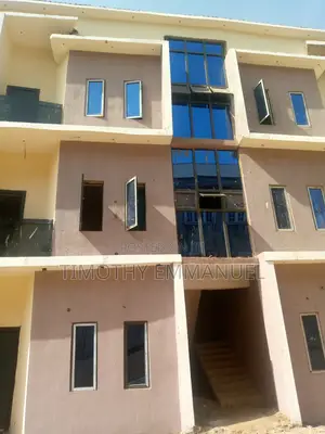 3bdrm Block of Flats in Utako for sale