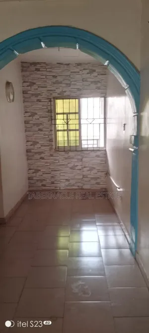 2bdrm Apartment in Bello Sholebo for rent