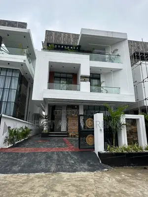 6bdrm Duplex in Chevron for sale