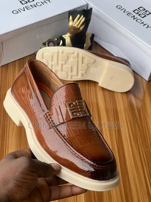 Quality Givency Patent Shoe