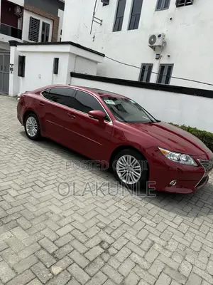 Lexus ES 2014 Red
