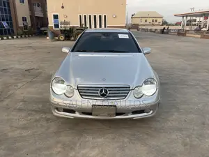 Mercedes-Benz C200 2004 Silver
