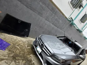 2015 C300 Windscreen Glass Available