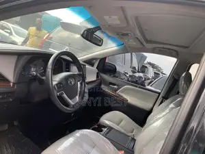 Toyota Sienna 2015 Black