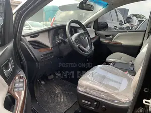 Toyota Sienna 2015 Black