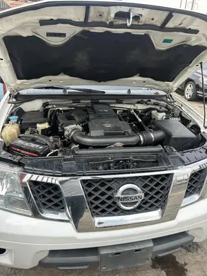 Nissan Frontier 2012 White