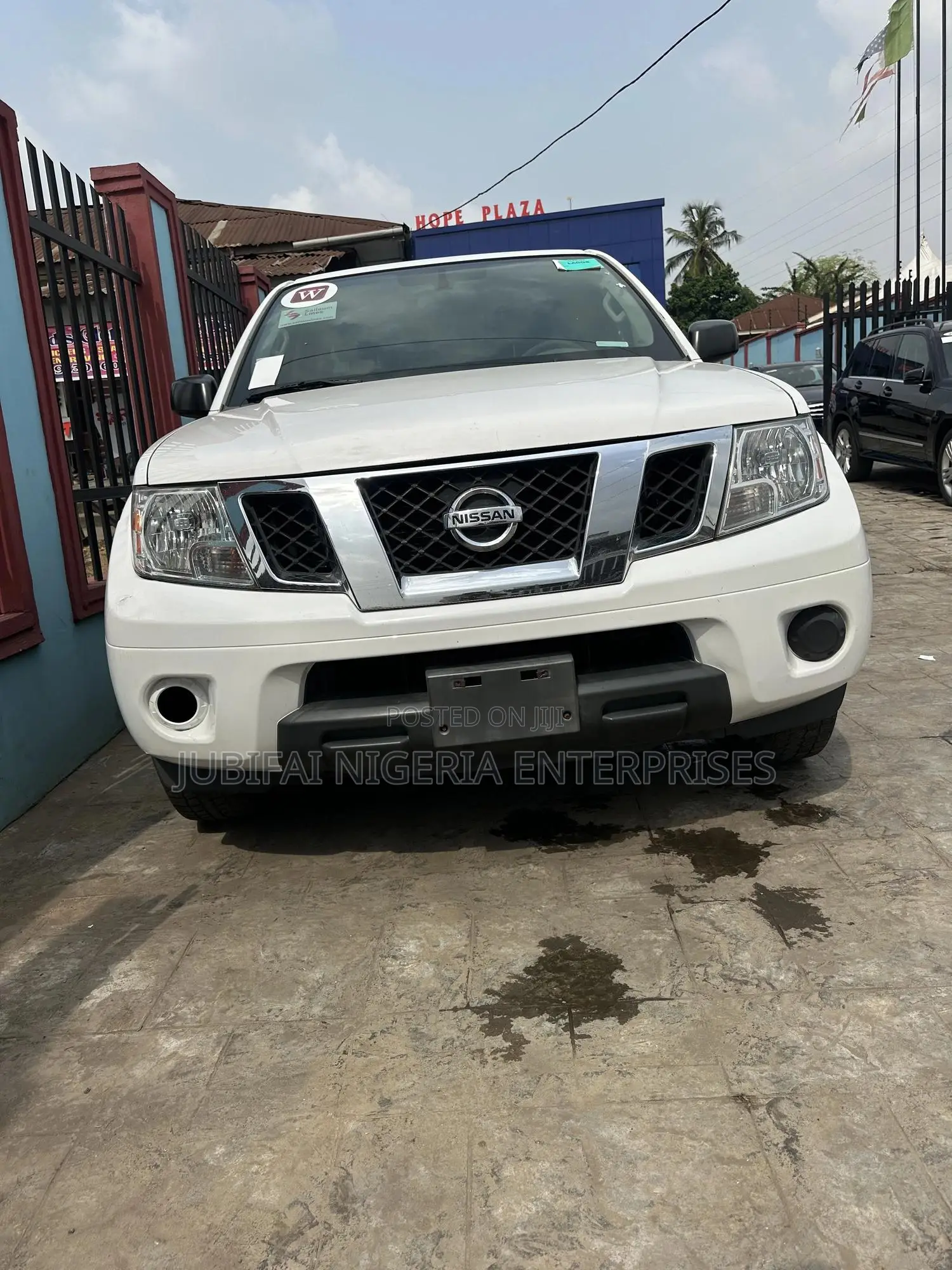 Nissan Frontier 2012 White