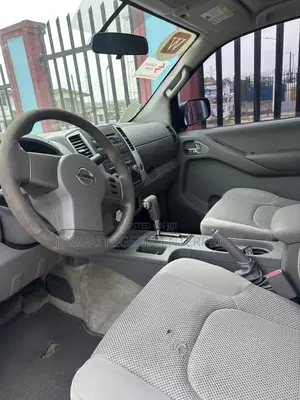 Nissan Frontier 2012 White