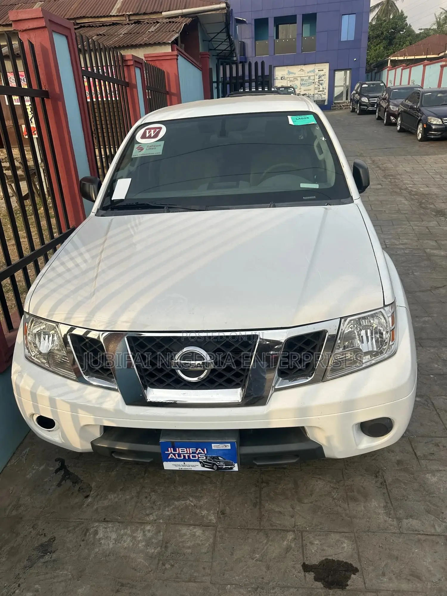 Nissan Frontier 2012 White