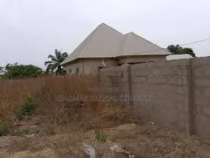 Land for Sale! Plot Size: 1,100sqm Purpose: Residentia
