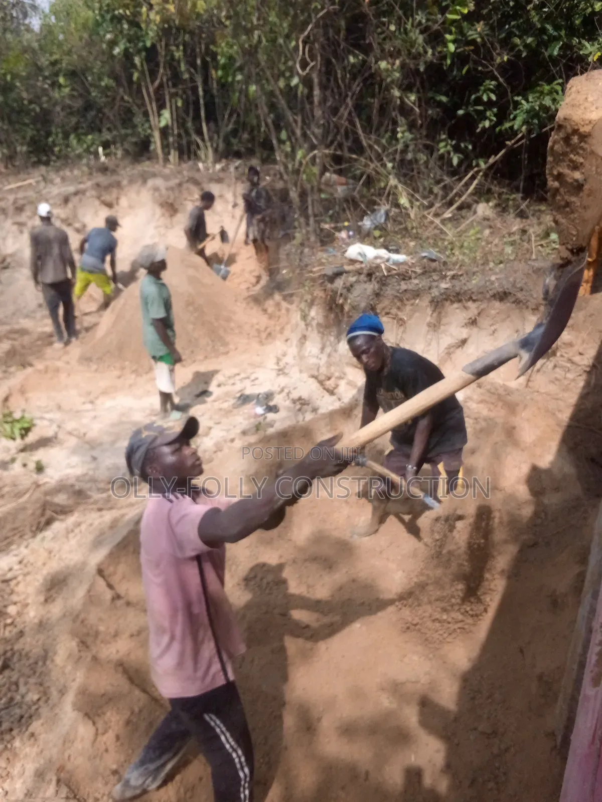 Sharp Sand /Gutter Sand at Reasonable Price
