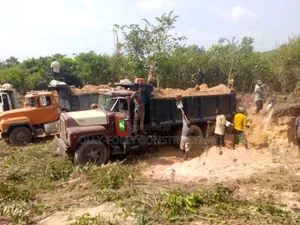 Sharp Sand /Gutter Sand at Reasonable Price