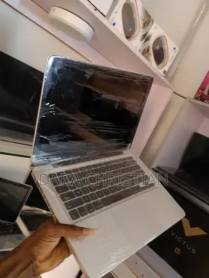 New Laptop Apple MacBook 2012 8GB Intel Core I5 SSD 500GB