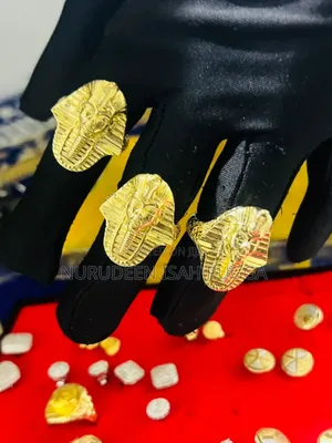 Phararo Gold Rings