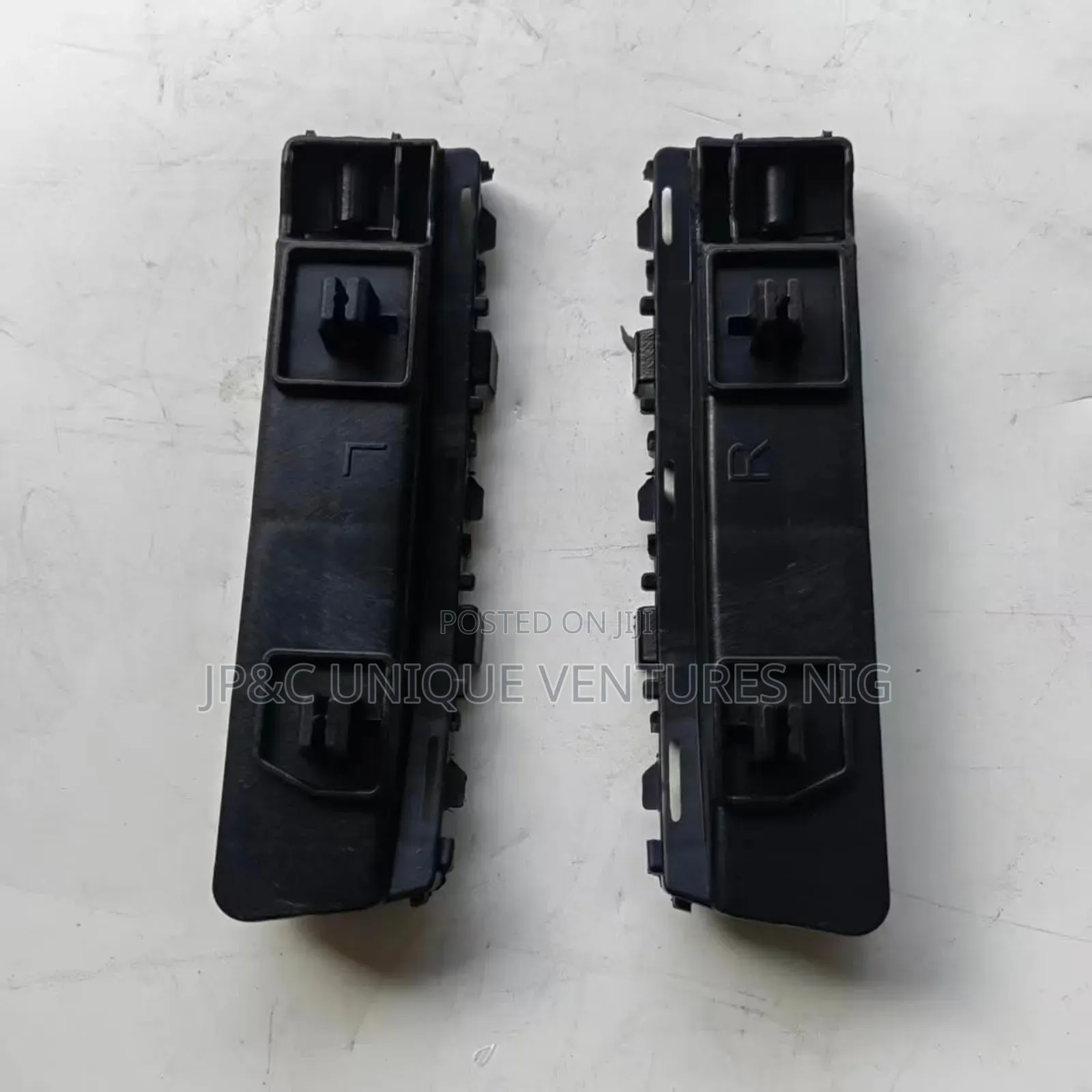 Front Bumper Hook 2007-2011 Honda Cr-V