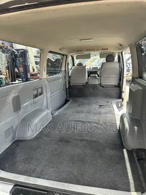 Toyota HiAce 2010 Silver