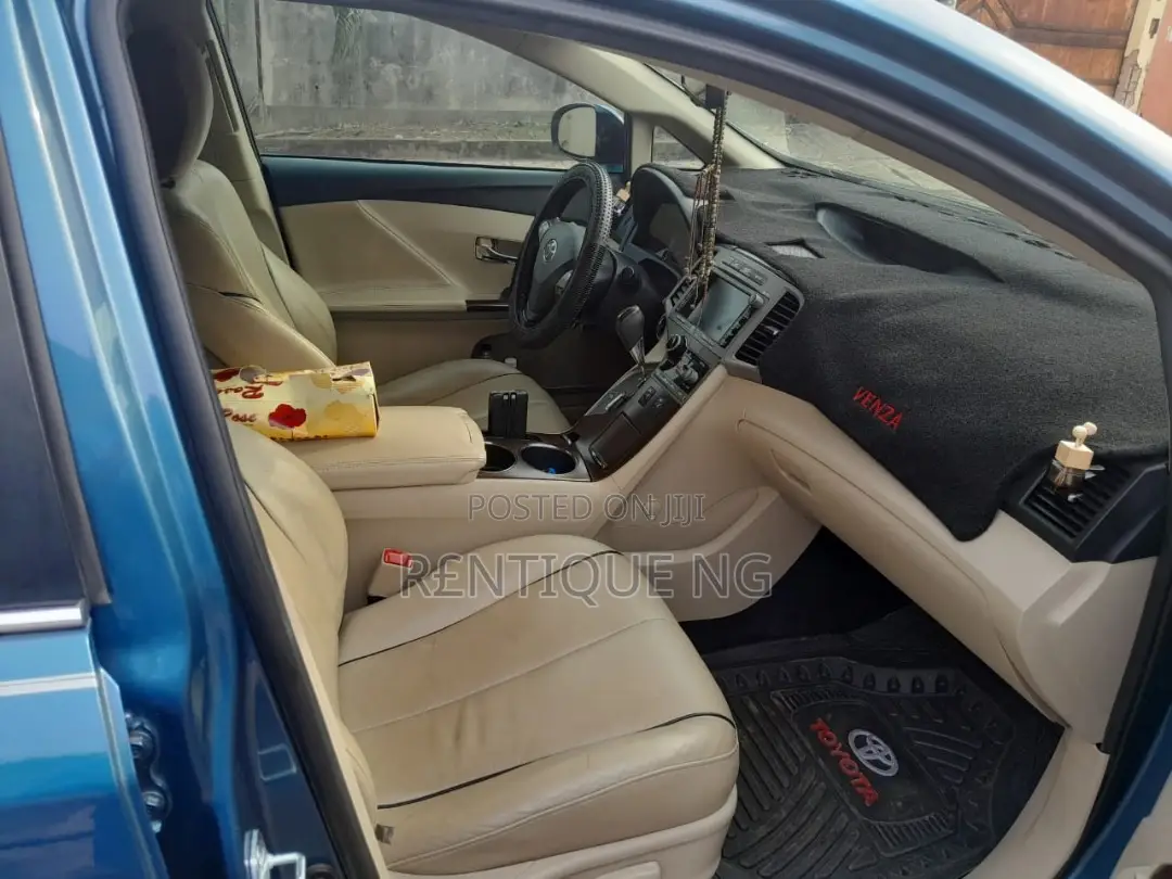 Toyota Venza 2014 Available for Rent
