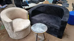 2 Seaters Bucket Chairs