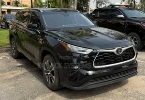 Toyota Highlander XLE AWD 2020 Blue