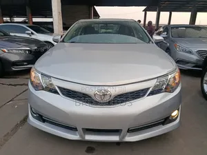 Toyota Camry SE V6 4dr Sedan (3.5L 6cyl 6A) 2012 Silver