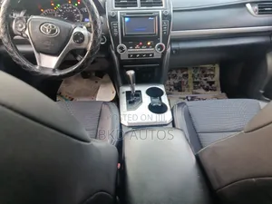 Toyota Camry SE V6 4dr Sedan (3.5L 6cyl 6A) 2012 Silver