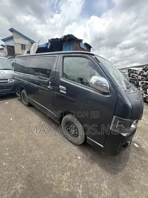 Toyota HiAce 2012 Black